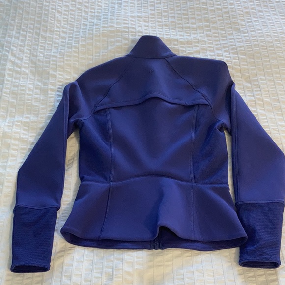 Lululemon jacket size 6 - Picture 2 of 8